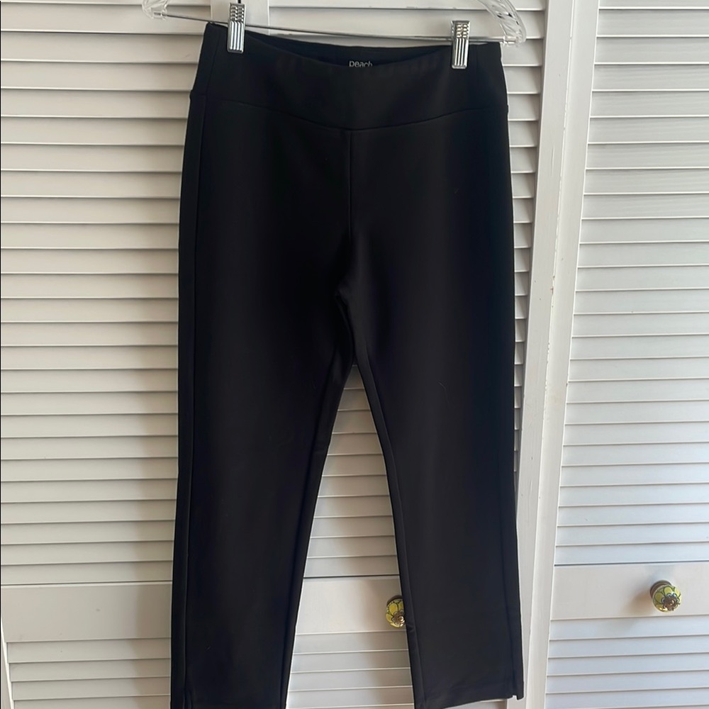 Peach brand leggings in black, perfect condition.  Size Small NWOT